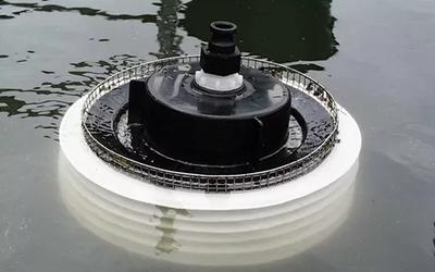 Компактный и легкий скиммер для нефтепродуктов DESMI TERRAPIN ориентирован на очистку от загрязнений различных технических емкостей и водоемов.